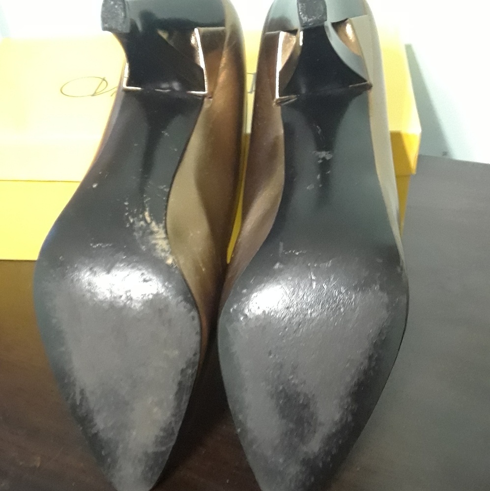Bronze Pump - Picture 4 of 4